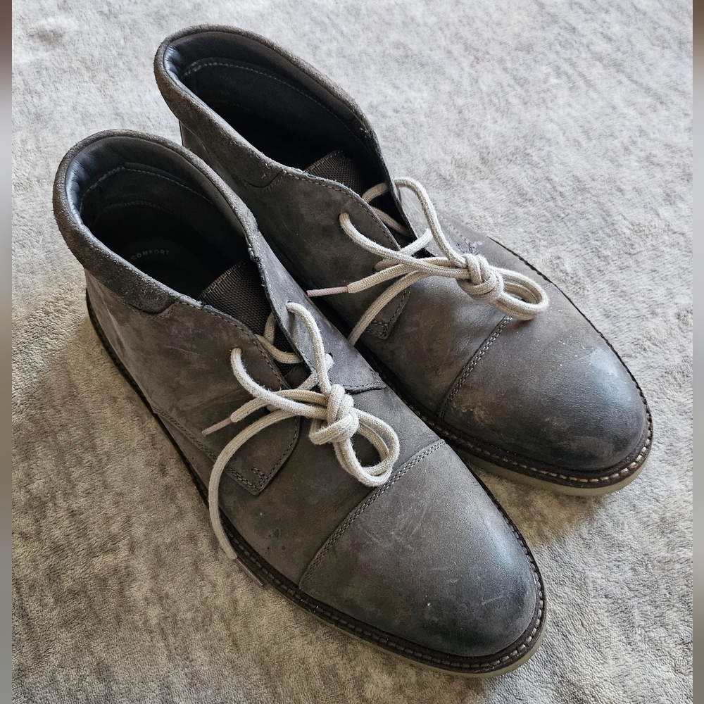 Clarks Collection men's gray leather cap toe chukka boots Size 10M